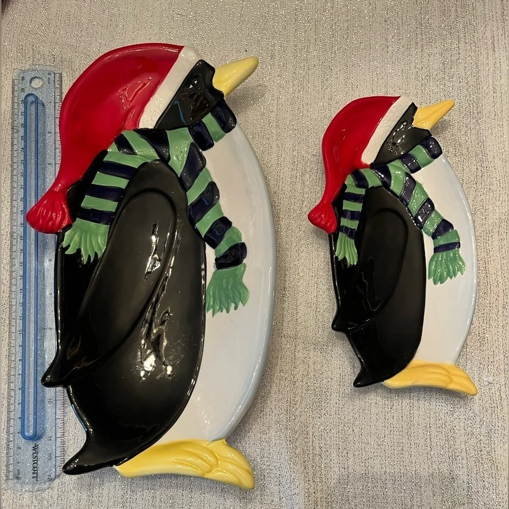 Winter penguins serving plates nesting style x2 - Picture 1 of 7